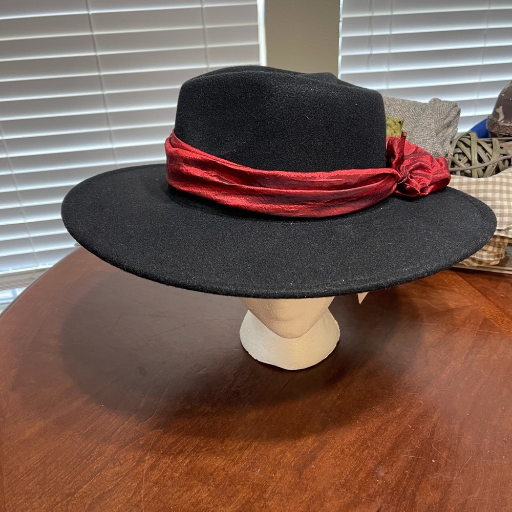 Brand new flea style vegan felt hat *read
